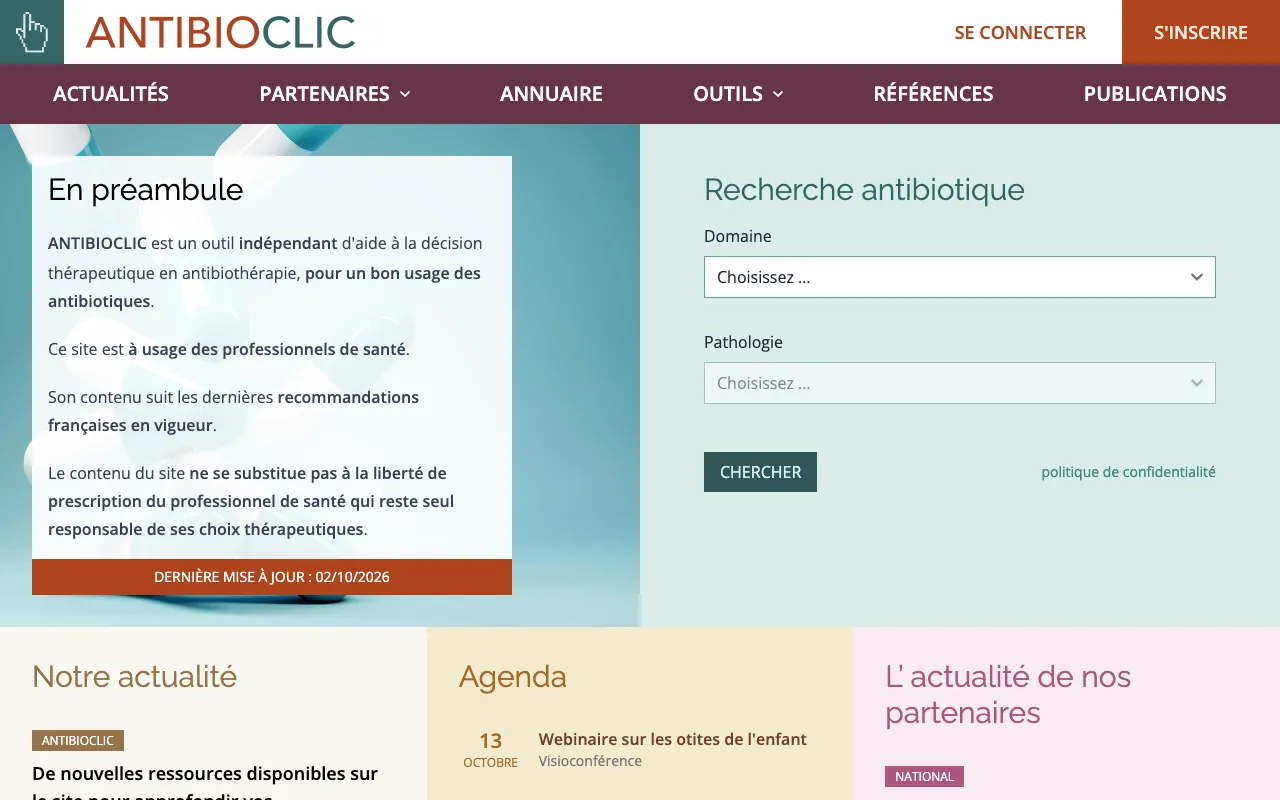 Page d'accueil d'Antibioclic : présentation de l'outil, date de dernière mise à jour, et formulaire « Recherche antibiotique » (choix du domaine puis de la pathologie).